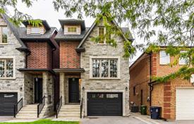 Casa de pueblo – Etobicoke, Toronto, Ontario,  Canadá. C$1 736 000