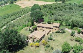 7 dormitorio villa 431 m² en Pienza, Italia. 1 900 000 €