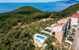 4 dormitorio adosado 220 m² en Blizikuće, Montenegro. 670 000 €
