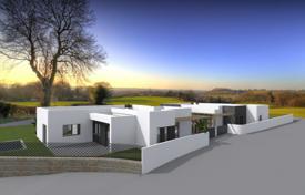3 dormitorio villa 175 m² en Leiria, Portugal. 345 000 €