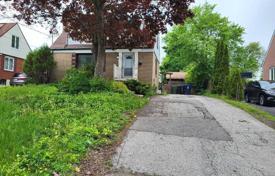 8 dormitorio casa de pueblo en Scarborough, Canadá. C$1 590 000