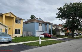 Casa de pueblo – Pembroke Pines, Broward, Florida,  Estados Unidos. $444 000
