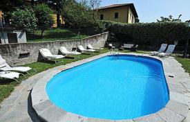 Villa – Menaggio, Lombardía, Italia. 7 800 €  por semana