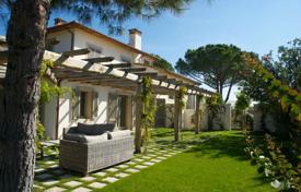 Villa – Castiglione della Pescaia, Toscana, Italia. 10 200 €  por semana