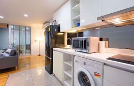 1-dormitorio apartamentos en condominio en Bang Rak, Tailandia. $231 000