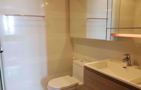 1-dormitorio apartamentos en condominio en Khlong Toei, Tailandia. $235 000