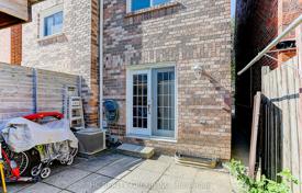 6 dormitorio adosado en Old Toronto, Canadá. C$1 329 000