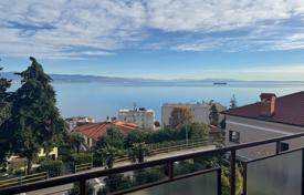 4 dormitorio piso 88 m² en Opatija, Croacia. 450 000 €