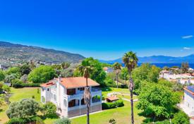 8 dormitorio villa 320 m² en Peloponeso, Grecia. 550 000 €