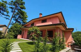 7 dormitorio villa 382 m² en Larciano, Italia. 400 000 €