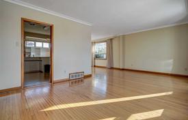 10 dormitorio casa de pueblo en Etobicoke, Canadá. C$1 663 000