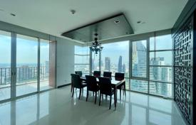 3-dormitorio apartamentos en condominio en Khlong Toei, Tailandia. $2 900  por semana
