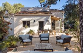 6 dormitorio villa en Golf Juan, Francia. 1 835 000 €