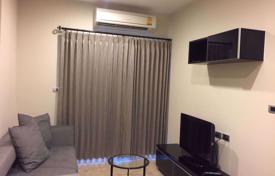 1-dormitorio apartamentos en condominio en Khlong Toei, Tailandia. $364 000