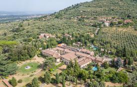 50 dormitorio finca rústica 12952 m² en Arezzo, Italia. 25 000 000 €