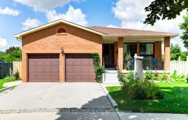 12 dormitorio casa de pueblo en Scarborough, Canadá. C$1 866 000
