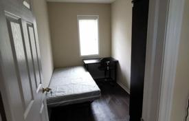 11 dormitorio adosado en North York, Canadá. C$1 255 000