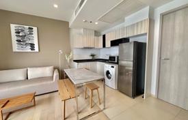 1-dormitorio apartamentos en condominio en Watthana, Tailandia. $260 000