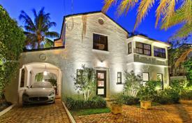 Villa – Pine Tree Drive, Miami Beach, Florida,  Estados Unidos. $2 478 000