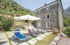 Villa – Levanto, Liguria, Italia. 4 500 €  por semana