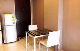 1-dormitorio apartamentos en condominio en Phra Khanong, Tailandia. $133 000