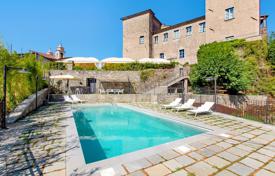 55 dormitorio castillo en Toscana, Italia. Price on request