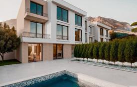 4 dormitorio adosado 225 m² en Blizikuće, Montenegro. 650 000 €