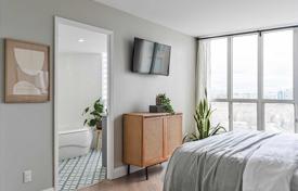 2 dormitorio piso en Lake Shore Boulevard West, Canadá. C$1 290 000