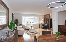 12 dormitorio casa de pueblo en North York, Canadá. C$2 521 000