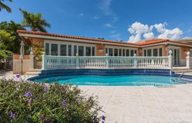 Villa – Surfside, Florida, Estados Unidos. 4 560 000 €
