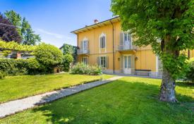 Chalet en Turin, Italia. 700 000 €