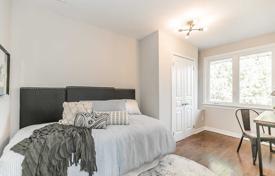 4 dormitorio adosado en North York, Canadá. C$1 567 000