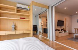 1-dormitorio apartamentos en condominio en Watthana, Tailandia. $166 000