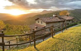 7 dormitorio villa 290 m² en Lucca, Italia. 1 320 000 €