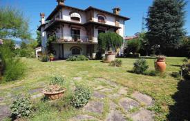 Villa 448 m² en Pistoia, Italia. 750 000 €