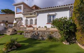 5 dormitorio casa de pueblo 181 m² en El Masnou, España. 730 000 €
