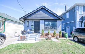 Casa de pueblo – East York, Toronto, Ontario,  Canadá. C$1 283 000