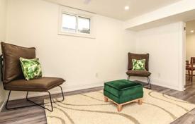 4 dormitorio casa de pueblo en Etobicoke, Canadá. C$1 216 000