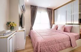 3 dormitorio piso en Huai Khwang, Tailandia. $634 000