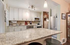 9 dormitorio casa de pueblo en Scarborough, Canadá. C$1 167 000