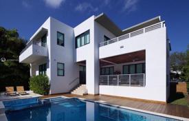 Villa – Key Biscayne, Florida, Estados Unidos. $3 295 000