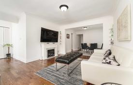 4 dormitorio casa de pueblo en Etobicoke, Canadá. C$1 847 000