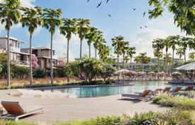 New residential complex with apartments and villas en Nad Al Sheba 1, EAU. de $3 580 000