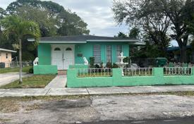 3 dormitorio casa de pueblo 186 m² en Miami Gardens, Estados Unidos. $525 000
