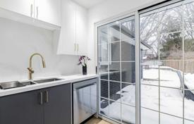 9 dormitorio casa de pueblo en North York, Canadá. C$2 253 000