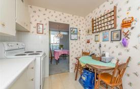 3 dormitorio piso en North York, Canadá. C$693 000
