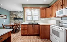 Casa de pueblo – Etobicoke, Toronto, Ontario,  Canadá. C$1 856 000