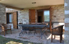5 dormitorio piso 339 m² en Radda In Chianti, Italia. 800 000 €