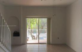 2-dormitorio apartamentos en condominio 107 m² en Doral, Estados Unidos. $365 000