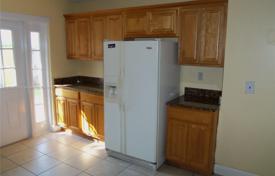 4 dormitorio casa de pueblo 197 m² en Miami, Estados Unidos. $654 000